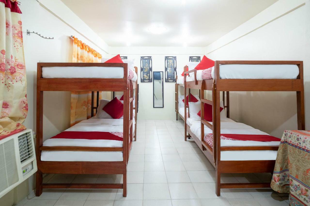 Conrado'S Apartelle Paranaque City ภายนอก รูปภาพ
