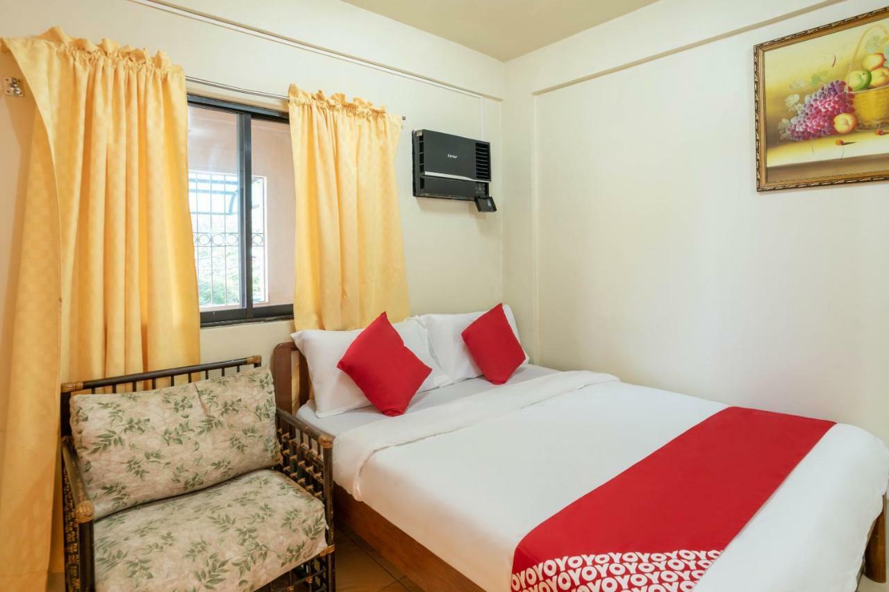 Conrado'S Apartelle Paranaque City ภายนอก รูปภาพ